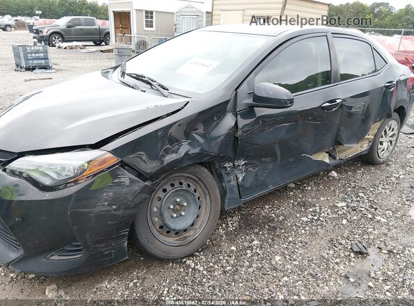 2T1BURHE5JC025517 2018 TOYOTA COROLLA Black Widok z przodu