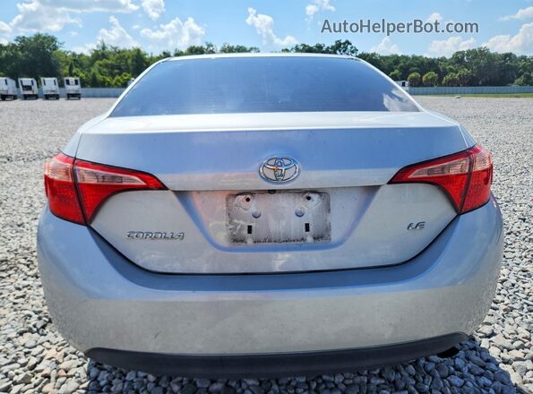 2T1BURHE5JC056377 2018 TOYOTA COROLLA Серебряный Вид сзади