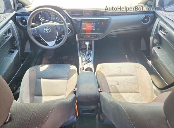 2T1BURHE5JC056377 2018 TOYOTA COROLLA Серебряный Вид панели приборов