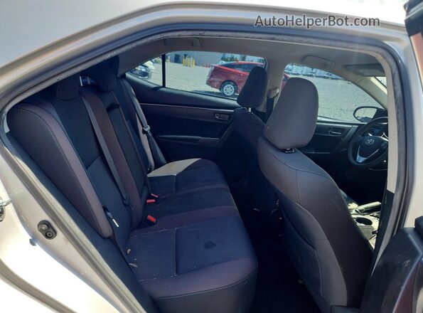 2T1BURHE5JC056377 2018 TOYOTA COROLLA Серебряный Вид задних сидений