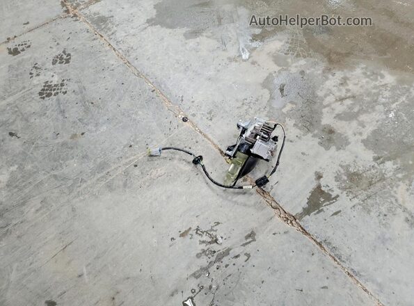 2T1BURHE5JC058467 2018 TOYOTA COROLLA Серебряный Вид подкапотного пространства