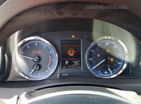 2T1BURHE5JC102161 2018 TOYOTA COROLLA Silver Instrument cluster view