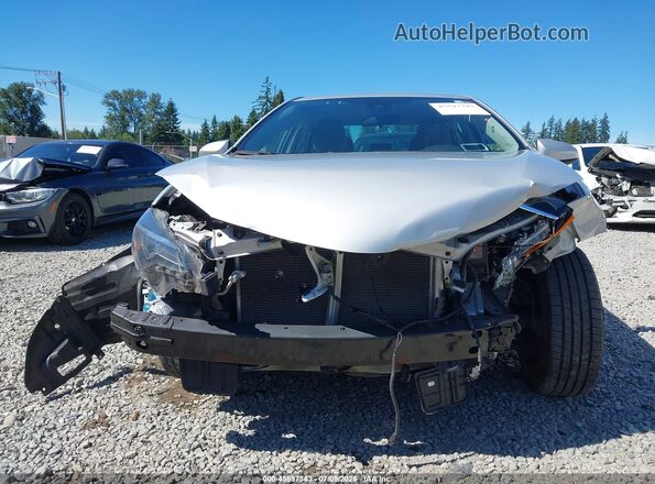 2T1BURHE5JC109143 2018 TOYOTA COROLLA Silver Vista frontal