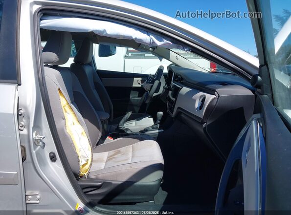 2T1BURHE5JC109143 2018 TOYOTA COROLLA Silver 
