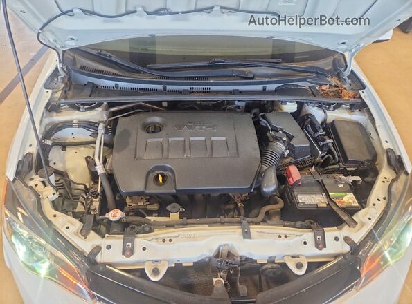 2T1BURHE5JC989583 2018 TOYOTA COROLLA White Rear interior view