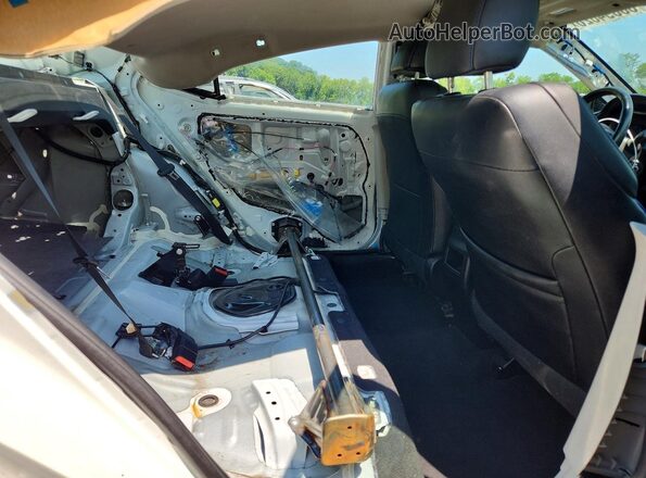 2T1BURHE5KC180425 2019 TOYOTA COROLLA White Rear seats view