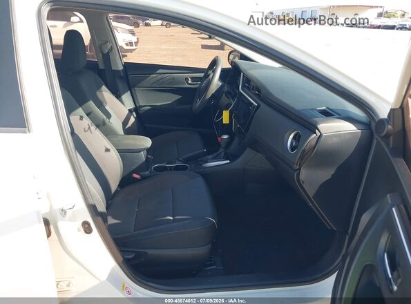 2T1BURHE6HC927944 2017 TOYOTA COROLLA White Вид салону спереду