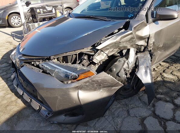 2T1BURHE6JC077982 2018 TOYOTA COROLLA Gray Widok z przodu