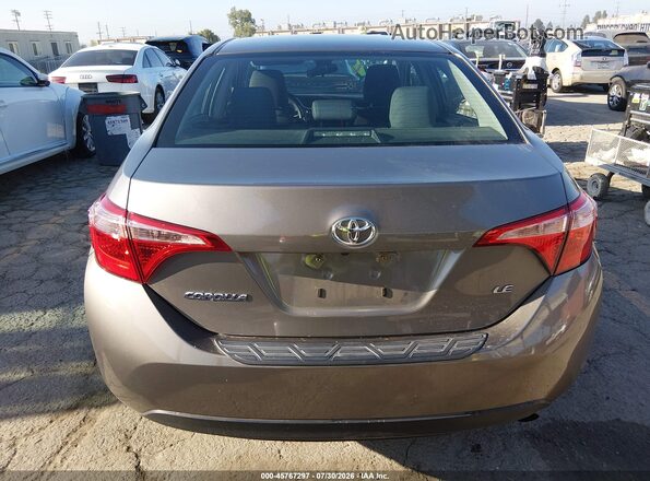 2T1BURHE6JC077982 2018 TOYOTA COROLLA Gray 