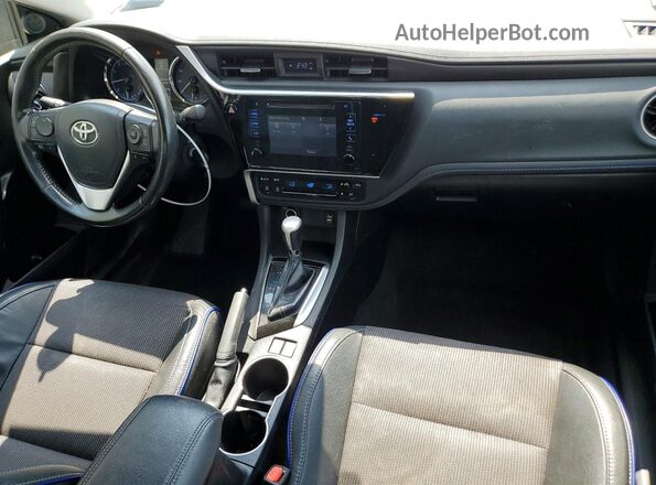 2T1BURHE6JC097309 2018 TOYOTA COROLLA Синий Вид панели приборов