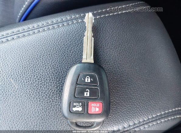 2T1BURHE6JC102332 2018 TOYOTA COROLLA White Widok deski rozdzielczej