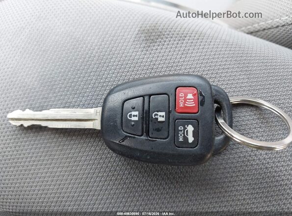2T1BURHE6JC113363 2018 TOYOTA COROLLA Silver Dashboard view