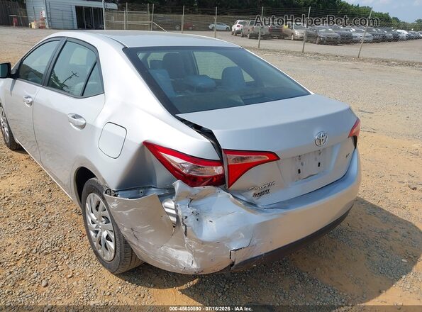 2T1BURHE6JC113363 2018 TOYOTA COROLLA Silver Front view