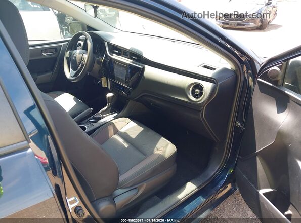 2T1BURHE6JC978737 2018 TOYOTA COROLLA Blue Widok wnętrza z przodu