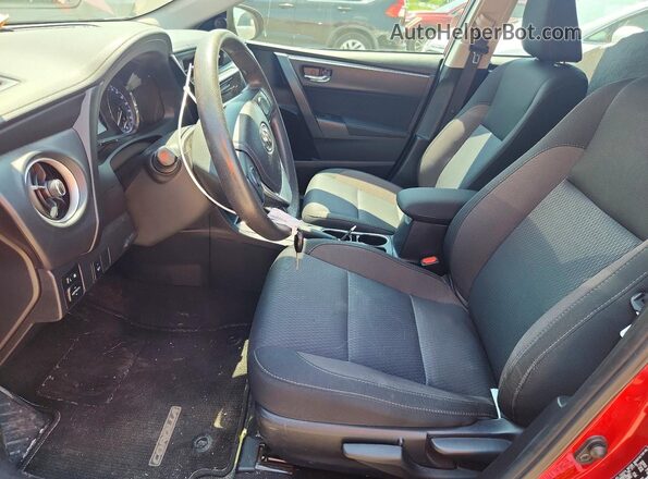 2T1BURHE6KC240082 2019 TOYOTA COROLLA Red Front interior view