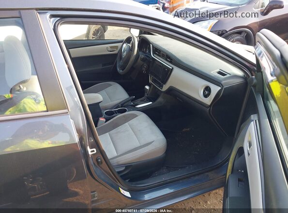 2T1BURHE7HC838433 2017 TOYOTA COROLLA Gray Widok wnętrza z przodu