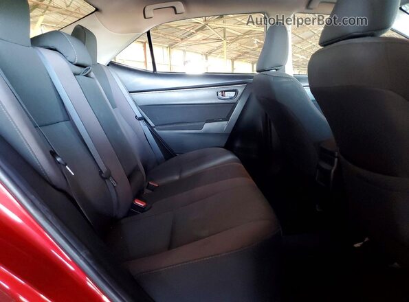 2T1BURHE7JC052380 2018 TOYOTA COROLLA Red Widok tylnych siedzeń