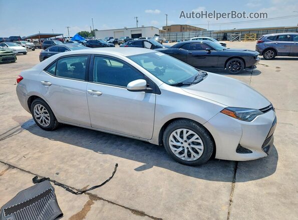 2T1BURHE7JC981131 2018 TOYOTA COROLLA Silver Przód prawy