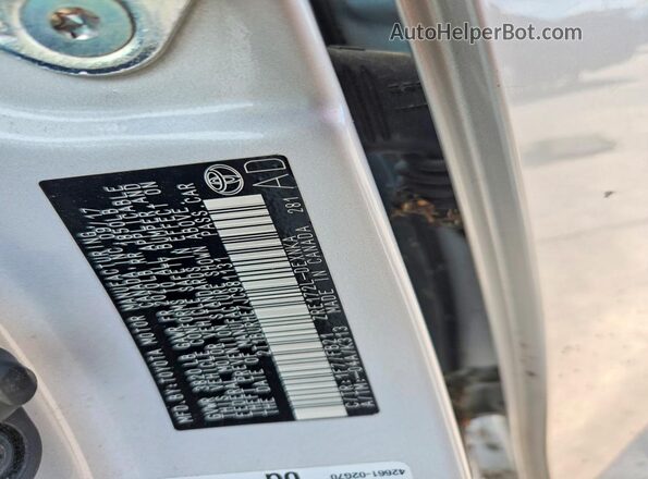 2T1BURHE7JC981131 2018 TOYOTA COROLLA Silver Widok komory silnika