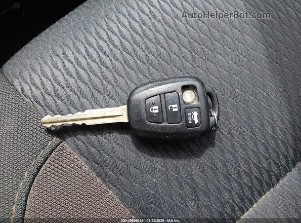 2T1BURHE8HC788867 2017 TOYOTA COROLLA Красный Вид панели приборов