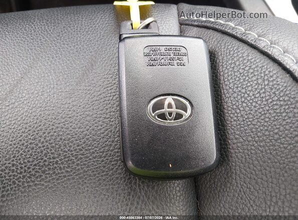 2T1BURHE8HC917724 2017 TOYOTA COROLLA Синий Вид панели приборов