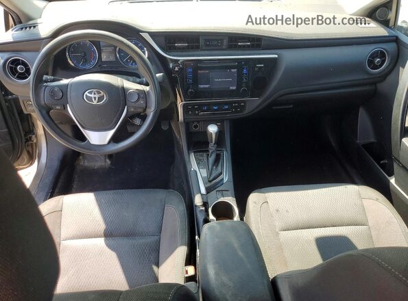 2T1BURHE8HC921417 2017 TOYOTA COROLLA Gray Вид панелі приладів