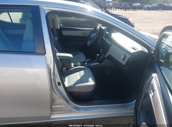 2T1BURHE8JC024796 2018 TOYOTA COROLLA Silver Vista interior delantera