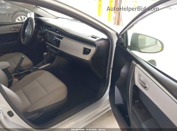 2T1BURHE9GC717434 2016 TOYOTA COROLLA Silver Widok wnętrza z przodu