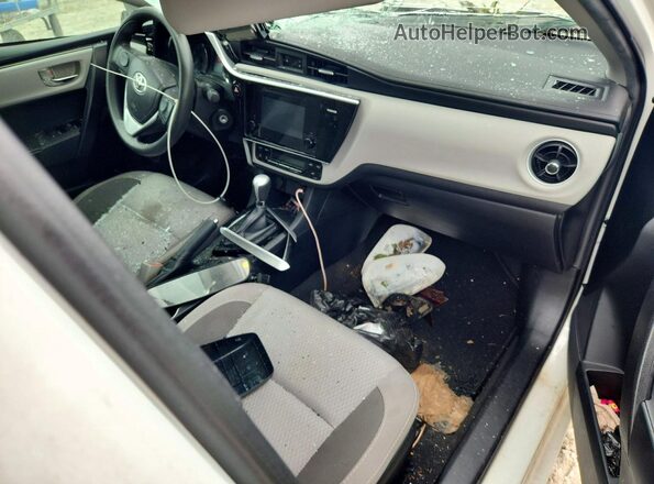 2T1BURHE9HC901175 2017 TOYOTA COROLLA White Widok deski rozdzielczej