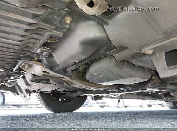 2T1BURHE9JC037783 2018 TOYOTA COROLLA Silver Widok z przodu