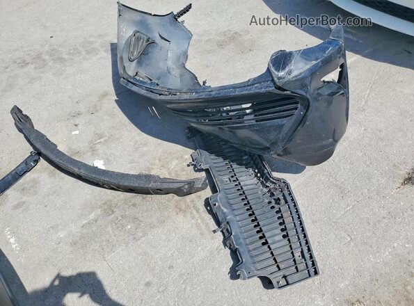2T1BURHE9JC070816 2018 TOYOTA COROLLA Black Vista del compartimento del motor