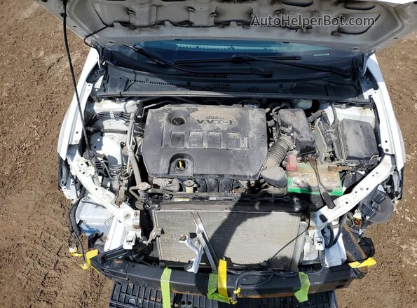 2T1BURHE9JC091052 2018 TOYOTA COROLLA White Вид задньої частини салону