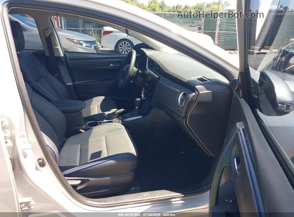 2T1BURHE9JC965397 2018 TOYOTA COROLLA Silver Вид салону спереду
