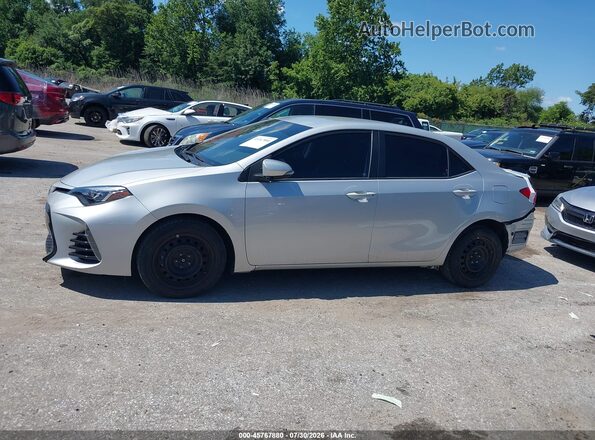 2T1BURHE9JC965397 2018 TOYOTA COROLLA Silver 