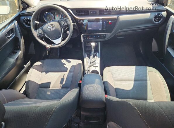 2T1BURHE9KC201440 2019 TOYOTA COROLLA Silver Вид панелі приладів