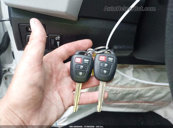 2T1BURHEXGC745694 2016 TOYOTA COROLLA White Widok deski rozdzielczej