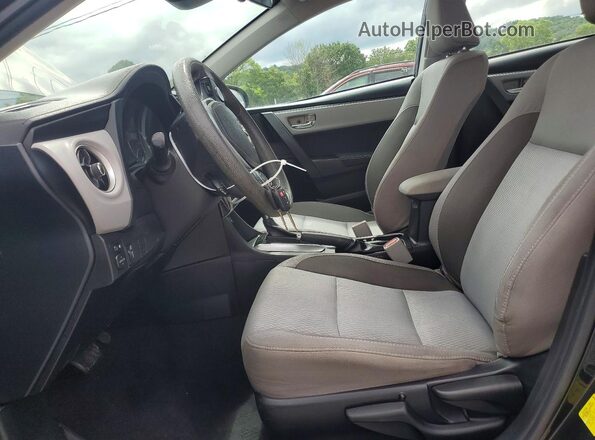 2T1BURHEXHC956895 2017 TOYOTA COROLLA Черный Вид салона спереди