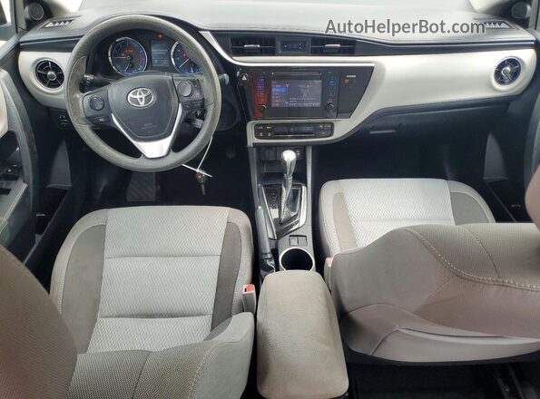 2T1BURHEXHC956895 2017 TOYOTA COROLLA Черный Вид панели приборов