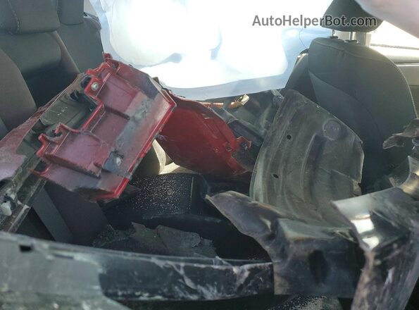 2T1BURHEXHC961658 2017 TOYOTA COROLLA Red Հետևի նստատեղերի տեսք