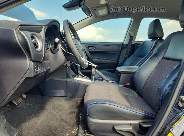 2T1BURHEXJC007563 2018 TOYOTA COROLLA Blue Widok wnętrza z przodu