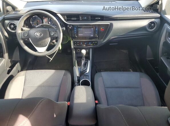 2T1BURHEXJC013668 2018 TOYOTA COROLLA Gray Widok deski rozdzielczej