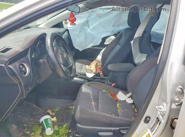 2T1BURHEXJC993421 2018 TOYOTA COROLLA Silver Вид салону спереду