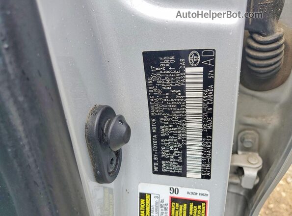 2T1BURHEXJC993421 2018 TOYOTA COROLLA Silver Вид підкапотного простору