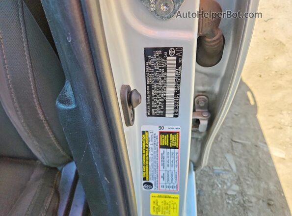 2T1BURHEXKC130796 2019 TOYOTA COROLLA Silver Вид підкапотного простору