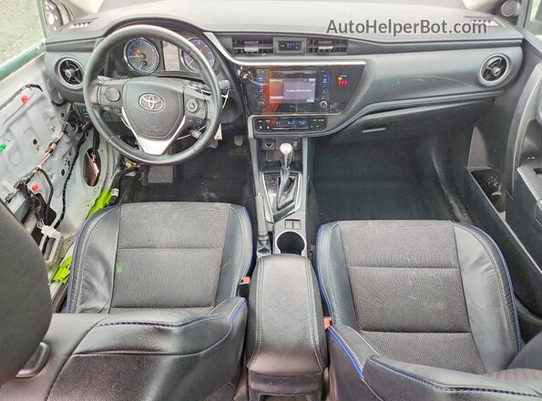 2T1BURHEXKC176001 2019 TOYOTA COROLLA White Вид панелі приладів