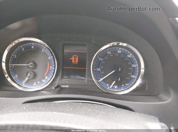 2T1BURHEXKC202063 2019 TOYOTA COROLLA Red Widok tylnych siedzeń