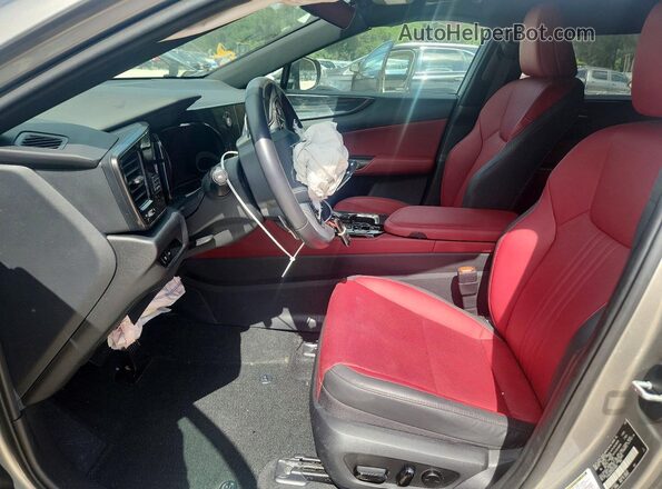 2T2ADCAZ4RC012660 2024 LEXUS NX Серый Вид салона спереди