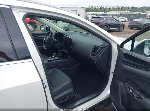 2T2AGCEZ2RC040538 2024 LEXUS NX 350 White Vista interior delantera