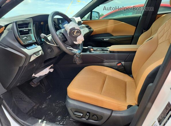 2T2BAMBA2SC065715 2025 LEXUS RX White Widok wnętrza z przodu
