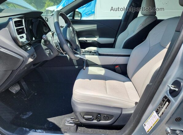 2T2BAMCA2SC108268 2025 LEXUS RX Серебряный Вид салона спереди